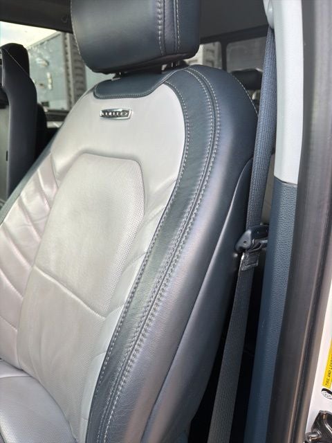 2022 Ford F-350 Super Duty Limited - Photo 8