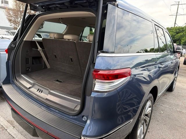 2023 Lincoln Navigator Standard