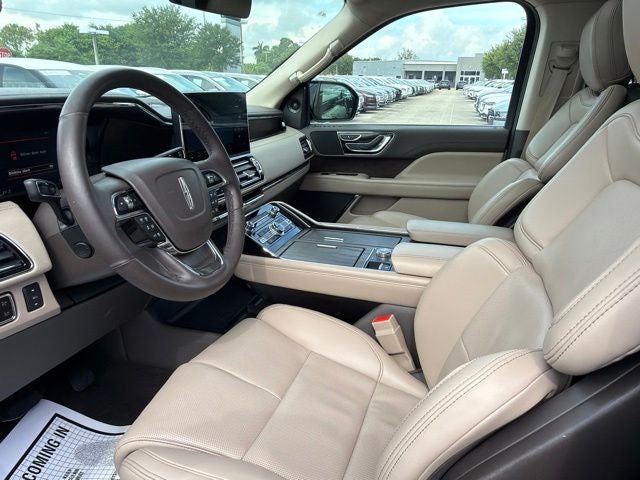 2023 Lincoln Navigator Standard
