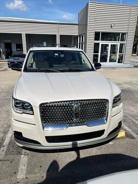 2023 Lincoln Navigator L Reserve