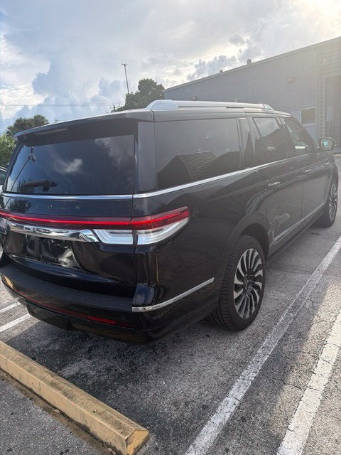 2022 Lincoln Navigator L Black Label