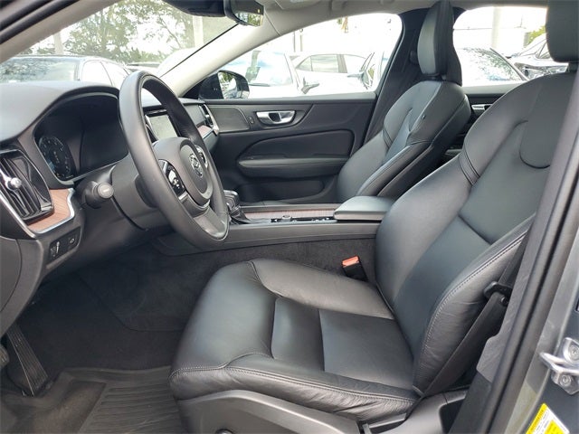 2021 Volvo S60 T5 Momentum