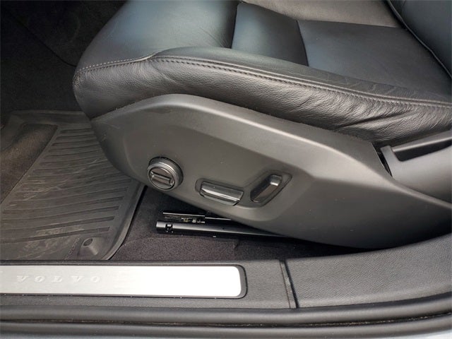 2021 Volvo S60 T5 Momentum