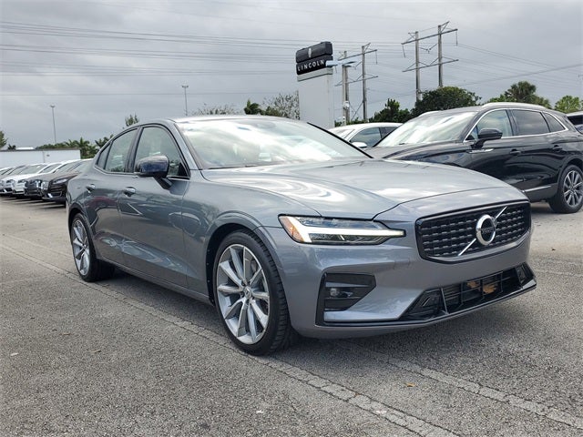 2021 Volvo S60 T5 Momentum