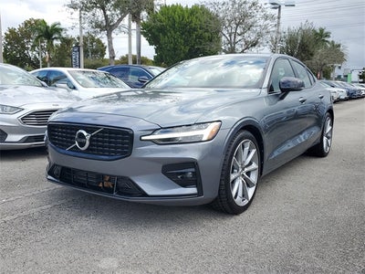 2021 Volvo S60 T5 Momentum