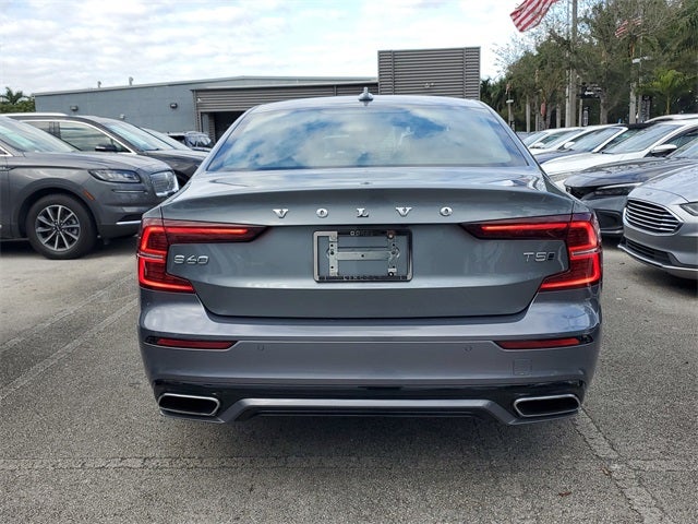 2021 Volvo S60 T5 Momentum