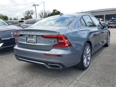 2021 Volvo S60 T5 Momentum