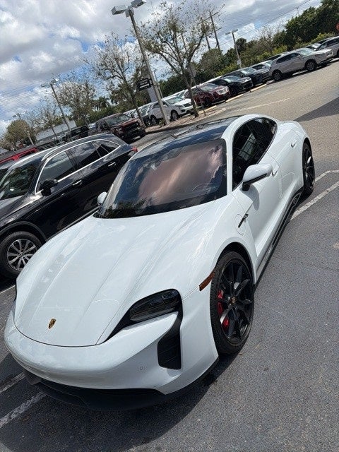 2022 Porsche Taycan GTS