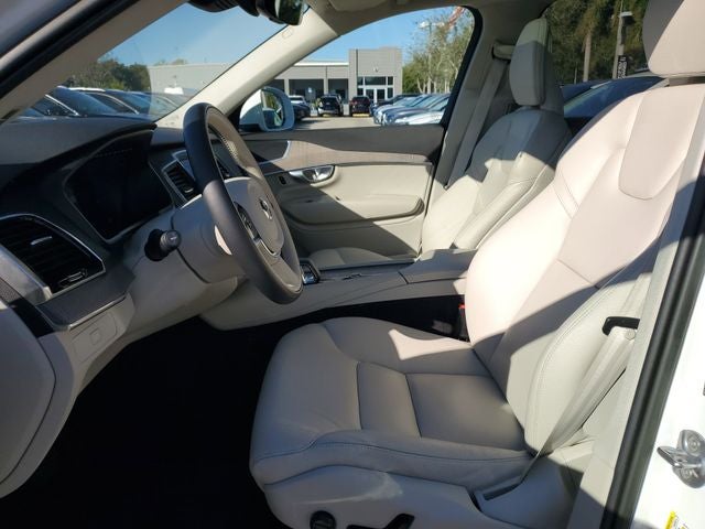 2023 Volvo XC90 B5 Plus