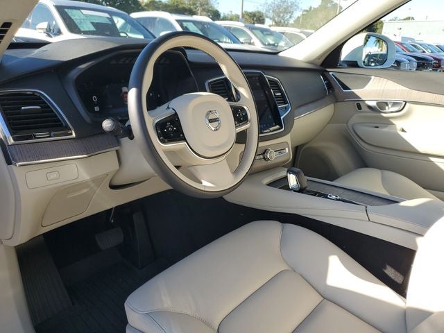 2023 Volvo XC90 B5 Plus