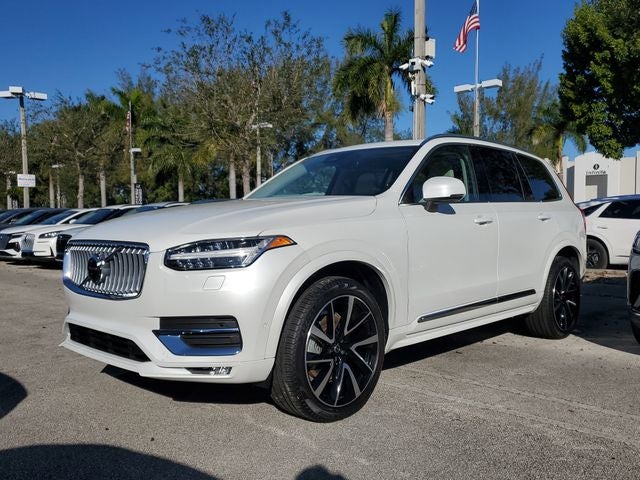 2023 Volvo XC90 B5 Plus