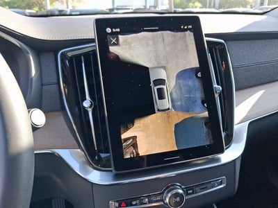 2026 Volvo XC90 B5 Plus