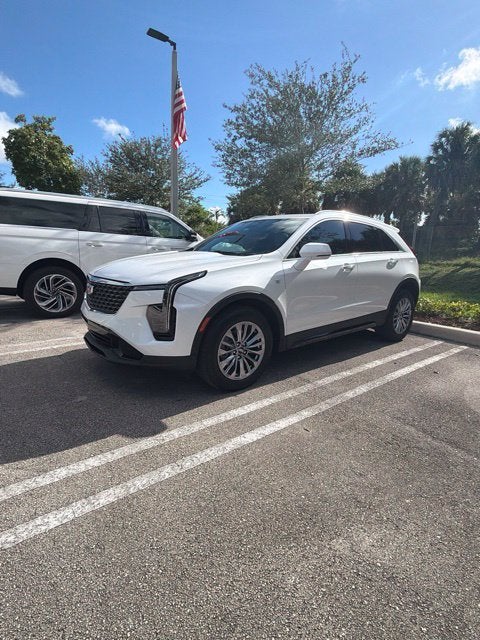 2024 Cadillac XT4 Premium Luxury