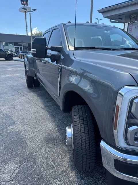 2025 Ford F-350SD Lariat DRW