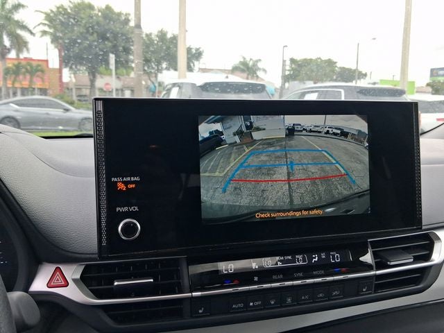 2025 Toyota Sienna XLE 8 Passenger