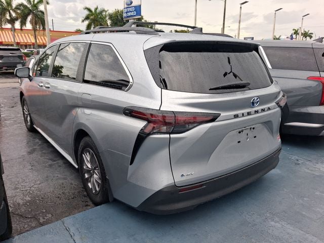 2025 Toyota Sienna XLE 8 Passenger