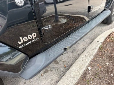 2022 Jeep Gladiator Overland