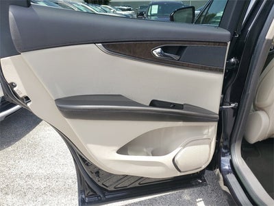 2019 Lincoln Nautilus Select