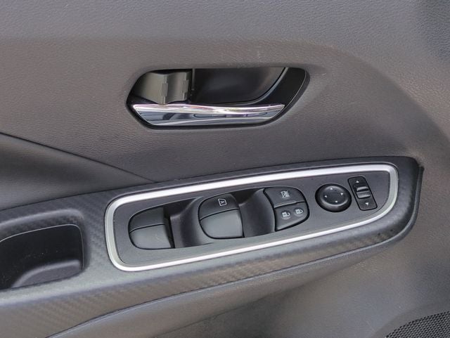 2023 Nissan Versa 1.6 SR