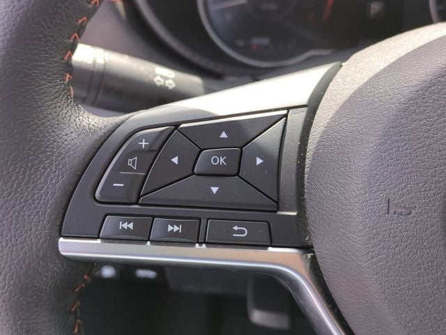 2023 Nissan Versa 1.6 SR