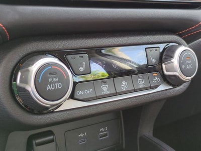 2023 Nissan Versa 1.6 SR