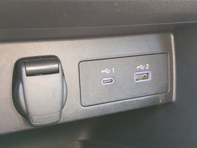 2023 Nissan Versa 1.6 SR