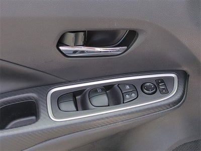 2023 Nissan Versa 1.6 SR