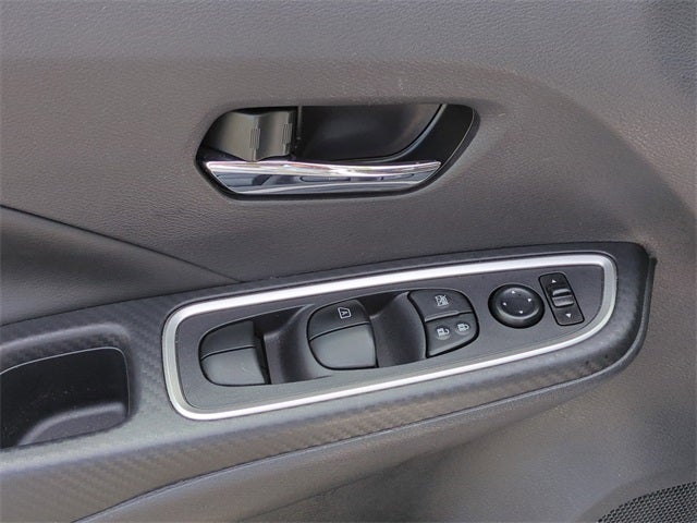 2023 Nissan Versa 1.6 SR