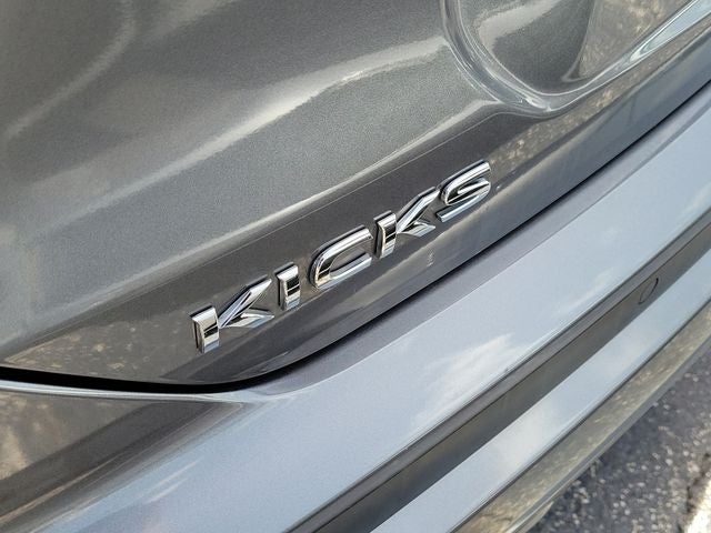 2021 Nissan Kicks SR