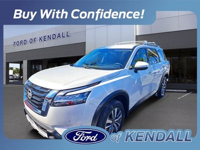 2024 Nissan Pathfinder SL