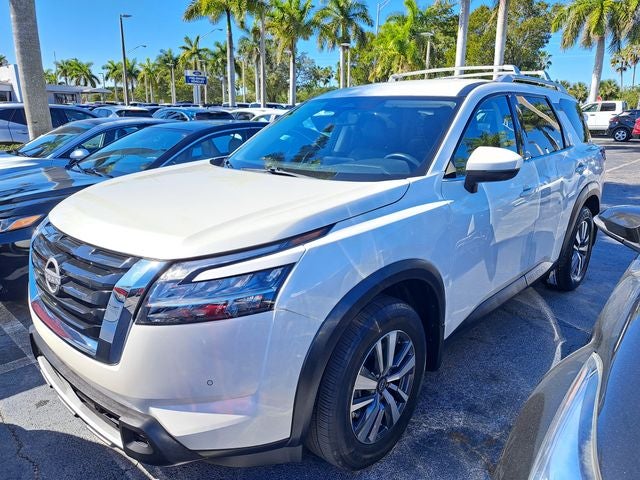 2024 Nissan Pathfinder SL