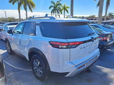 2024 Nissan Pathfinder SL