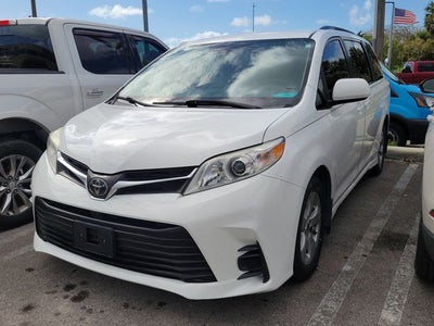 2020 Toyota Sienna LE 8 Passenger