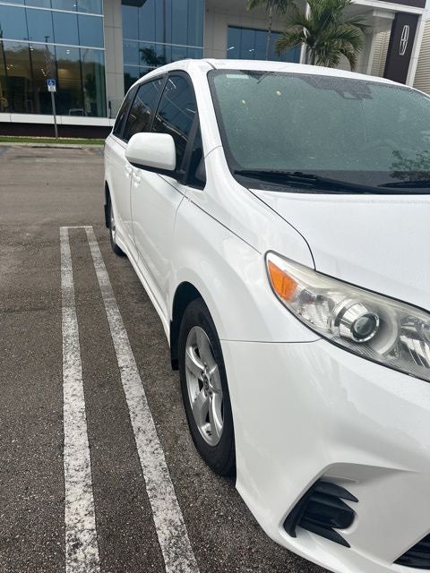 2020 Toyota Sienna LE 8 Passenger