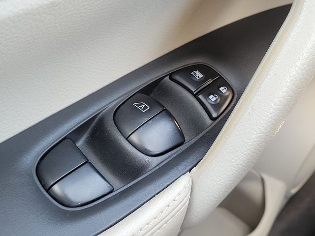 2017 Nissan Rogue Sport SL