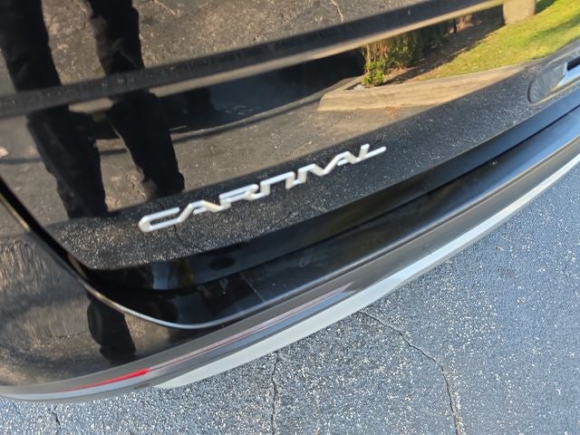 2024 Kia Carnival EX