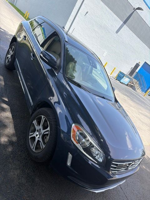 2014 Volvo XC60 T6 R-Design