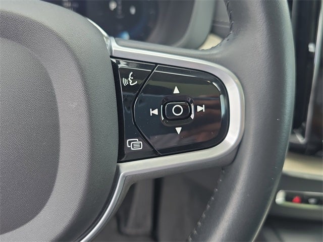 2022 Volvo XC60 B5 Inscription