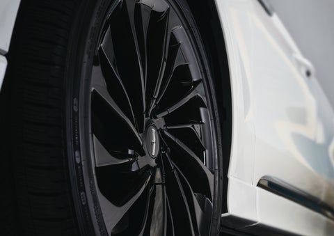 The wheel of the available Jet Appearance package is shown | Doral Lincoln in Doral FL