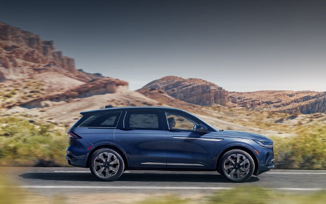 A 2024 Lincoln Nautilus® SUV is being driven in a desert setting. | Doral Lincoln in Doral FL