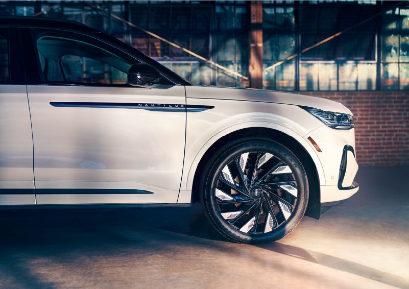 The wheels of the available Jet Appearance Package are highlighted. | Doral Lincoln in Doral FL