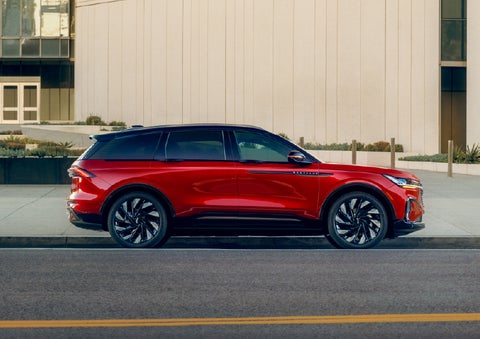 2025 Lincoln Nautilus® SUV with the available Jet Appearance Package and Hybrid transmission. | Doral Lincoln in Doral FL