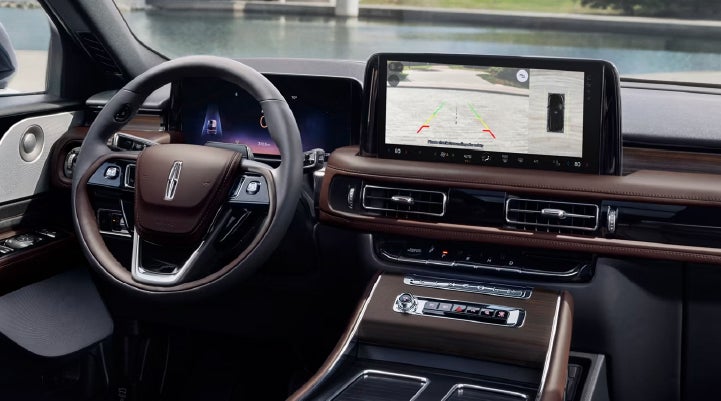 The backup camera of the 2027 Lincoln Aviator® SUV is displayed on screen. | Doral Lincoln in Doral FL